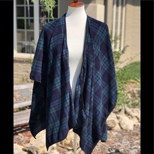 Super soft fleece wrap one size blue and green